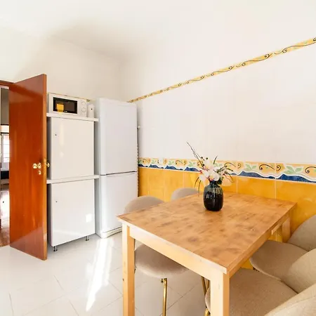 Guest house Your New In - Ac And Fast Wi-fi Lisbon