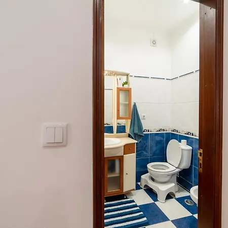 Your New In - Ac And Fast Wi-fi Πανσιόν